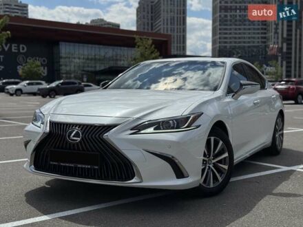 Лексус ЕС 2019 в Киеве на Automoto.ua Белый Лексус ЕС, объемом двигателя 2.49 л и пробегом 104 тыс. км за 31500 $, фото 1 на Automoto.ua