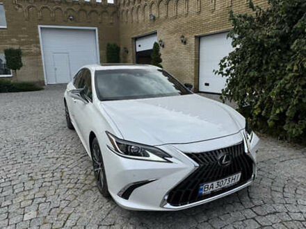 Лексус ЕС 2024 в Первомайск на Automoto.ua Белый Лексус ЕС, объемом двигателя 2.49 л и пробегом 14 тыс. км за 49777 $, фото 1 на Automoto.ua