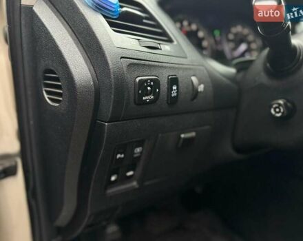 Бежевый Лексус ЕС, объемом двигателя 3.5 л и пробегом 292 тыс. км за 11100 $, фото 6 на Automoto.ua