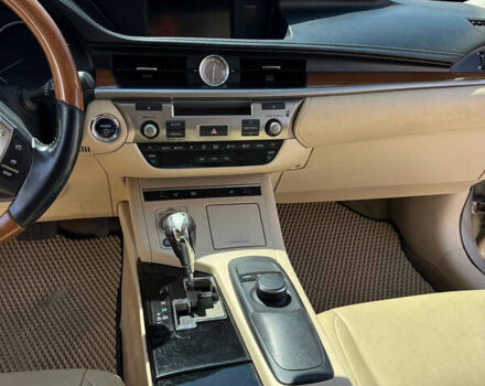 Бежевий Лексус ЕС, об'ємом двигуна 2.49 л та пробігом 249 тис. км за 17000 $, фото 7 на Automoto.ua