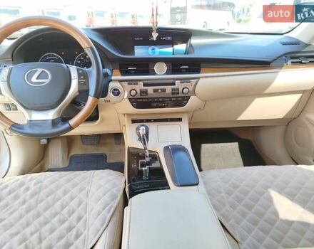 Лексус ЕС 2015 в Киеве на Automoto.ua Бежевый Лексус ЕС, объемом двигателя 2.5 л и пробегом 92 тыс. км за 22900 $, фото 9 на Automoto.ua