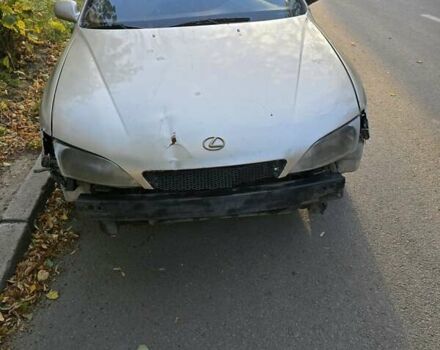 Бежевый Лексус ЕС, объемом двигателя 3 л и пробегом 236 тыс. км за 1600 $, фото 1 на Automoto.ua