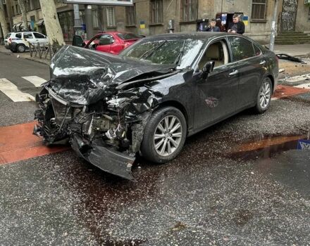 Черный Лексус ЕС, объемом двигателя 0 л и пробегом 180 тыс. км за 4000 $, фото 1 на Automoto.ua