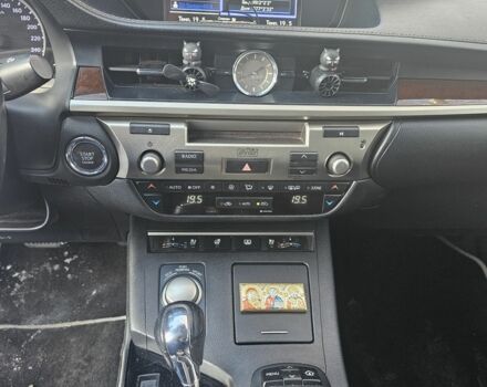 Черный Лексус ЕС, объемом двигателя 3.5 л и пробегом 286 тыс. км за 17500 $, фото 14 на Automoto.ua
