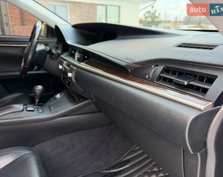 Чорний Лексус ЕС, об'ємом двигуна 3.44 л та пробігом 165 тис. км за 19500 $, фото 33 на Automoto.ua
