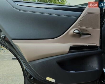 Лексус ЕС 2023 в Киеве на Automoto.ua Черный Лексус ЕС, объемом двигателя 2.49 л и пробегом 9 тыс. км за 50999 $, фото 27 на Automoto.ua