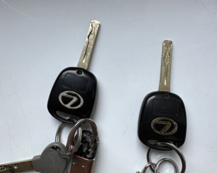 Черный Лексус ЕС, объемом двигателя 4.7 л и пробегом 250 тыс. км за 15600 $, фото 4 на Automoto.ua