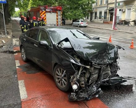 Черный Лексус ЕС, объемом двигателя 0 л и пробегом 180 тыс. км за 4000 $, фото 1 на Automoto.ua