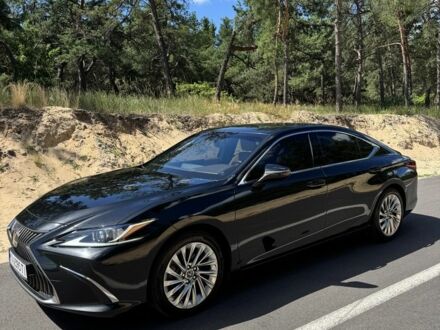 Черный Лексус ЕС, объемом двигателя 2.5 л и пробегом 132 тыс. км за 31500 $, фото 1 на Automoto.ua