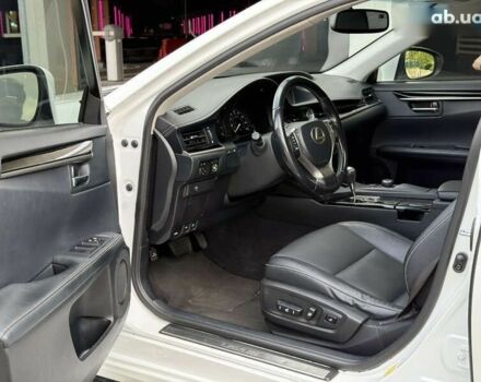 Лексус ЕС, объемом двигателя 0 л и пробегом 150 тыс. км за 19200 $, фото 10 на Automoto.ua