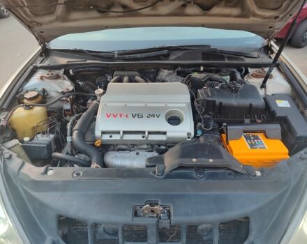 Серый Лексус ЕС, объемом двигателя 0 л и пробегом 250 тыс. км за 3850 $, фото 2 на Automoto.ua