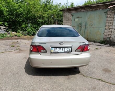 Серый Лексус ЕС, объемом двигателя 0 л и пробегом 250 тыс. км за 3850 $, фото 6 на Automoto.ua
