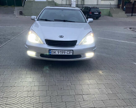 Серый Лексус ЕС, объемом двигателя 3 л и пробегом 306 тыс. км за 5200 $, фото 1 на Automoto.ua