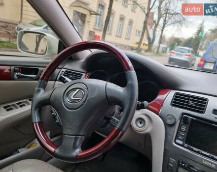 Серый Лексус ЕС, объемом двигателя 3 л и пробегом 300 тыс. км за 6500 $, фото 2 на Automoto.ua