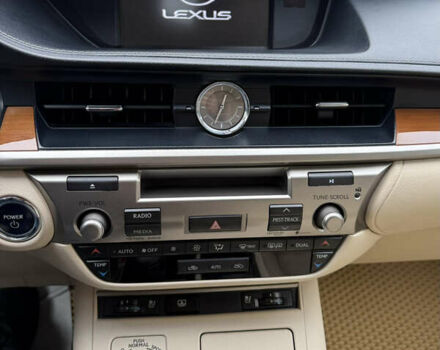 Сірий Лексус ЕС, об'ємом двигуна 2.49 л та пробігом 160 тис. км за 16700 $, фото 8 на Automoto.ua