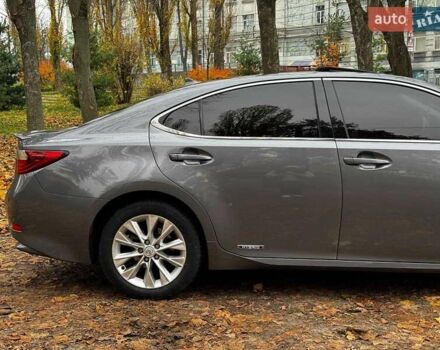 Серый Лексус ЕС, объемом двигателя 2.5 л и пробегом 220 тыс. км за 16440 $, фото 5 на Automoto.ua