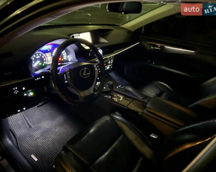 Серый Лексус ЕС, объемом двигателя 2.5 л и пробегом 170 тыс. км за 18900 $, фото 2 на Automoto.ua