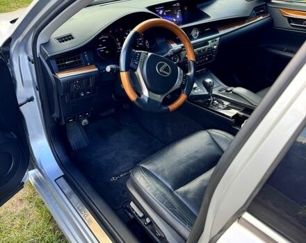 Серый Лексус ЕС, объемом двигателя 2.5 л и пробегом 98 тыс. км за 19500 $, фото 6 на Automoto.ua