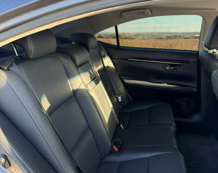 Лексус ЕС 2015 в Черновцах на Automoto.ua Серый Лексус ЕС, объемом двигателя 2.49 л и пробегом 203 тыс. км за 20000 $, фото 8 на Automoto.ua