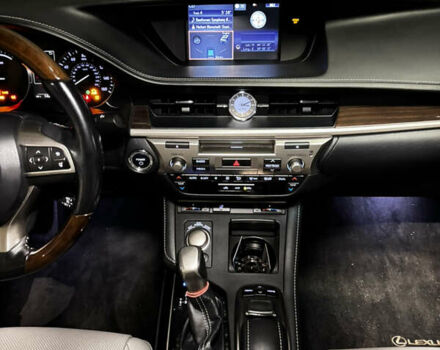 Сірий Лексус ЕС, об'ємом двигуна 2.49 л та пробігом 114 тис. км за 19900 $, фото 21 на Automoto.ua