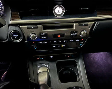 Серый Лексус ЕС, объемом двигателя 2.49 л и пробегом 160 тыс. км за 21800 $, фото 23 на Automoto.ua