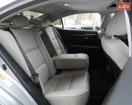Сірий Лексус ЕС, об'ємом двигуна 2.49 л та пробігом 120 тис. км за 26000 $, фото 9 на Automoto.ua