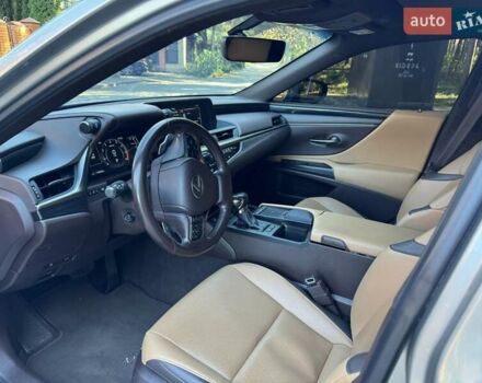 Лексус ЕС 2018 у Черкасах на Automoto.ua Сірий Лексус ЕС, об'ємом двигуна 2.5 л та пробігом 113 тис. км за 33777 $, фото 28 на Automoto.ua
