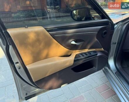 Лексус ЕС 2018 у Черкасах на Automoto.ua Сірий Лексус ЕС, об'ємом двигуна 2.5 л та пробігом 113 тис. км за 33777 $, фото 22 на Automoto.ua