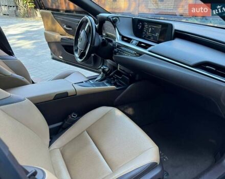 Лексус ЕС 2018 у Черкасах на Automoto.ua Сірий Лексус ЕС, об'ємом двигуна 2.5 л та пробігом 113 тис. км за 33777 $, фото 18 на Automoto.ua