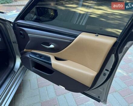 Лексус ЕС 2018 у Черкасах на Automoto.ua Сірий Лексус ЕС, об'ємом двигуна 2.5 л та пробігом 113 тис. км за 33777 $, фото 27 на Automoto.ua