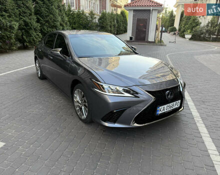 Лексус ЕС 2019 в Киеве на Automoto.ua Серый Лексус ЕС, объемом двигателя 2.49 л и пробегом 120 тыс. км за 35200 $, фото 1 на Automoto.ua