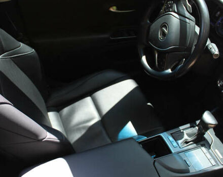 Лексус ЕС 2019 в Киеве на Automoto.ua Серый Лексус ЕС, объемом двигателя 2.49 л и пробегом 96 тыс. км за 30000 $, фото 9 на Automoto.ua