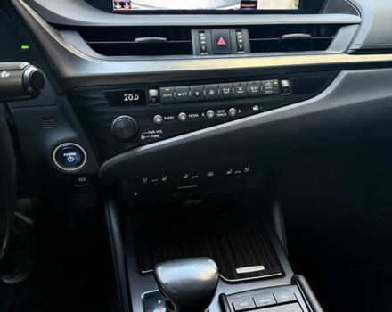 Лексус ЕС 2019 в Киеве на Automoto.ua Серый Лексус ЕС, объемом двигателя 2.49 л и пробегом 120 тыс. км за 35200 $, фото 11 на Automoto.ua