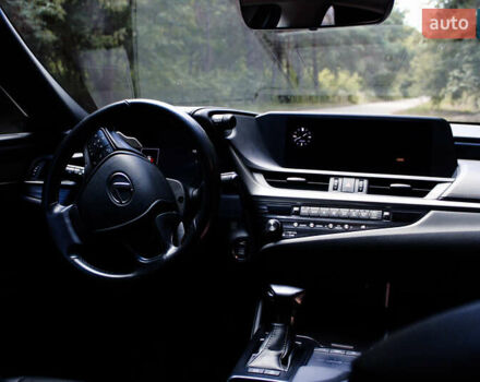 Лексус ЕС 2019 в Киеве на Automoto.ua Серый Лексус ЕС, объемом двигателя 2.49 л и пробегом 96 тыс. км за 30000 $, фото 14 на Automoto.ua