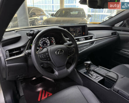 Лексус ЕС 2020 у Одесі на Automoto.ua Сірий Лексус ЕС, об'ємом двигуна 2.49 л та пробігом 2 тис. км за 35900 $, фото 17 на Automoto.ua