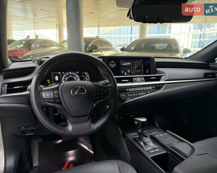 Лексус ЕС 2020 у Одесі на Automoto.ua Сірий Лексус ЕС, об'ємом двигуна 2.49 л та пробігом 2 тис. км за 35900 $, фото 22 на Automoto.ua