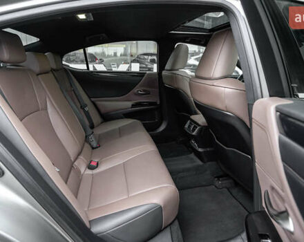 Сірий Лексус ЕС, об'ємом двигуна 2.49 л та пробігом 47 тис. км за 42949 $, фото 6 на Automoto.ua