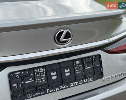 Сірий Лексус ЕС, об'ємом двигуна 2.49 л та пробігом 57 тис. км за 55900 $, фото 18 на Automoto.ua