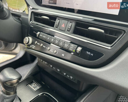 Сірий Лексус ЕС, об'ємом двигуна 2.49 л та пробігом 57 тис. км за 55900 $, фото 66 на Automoto.ua