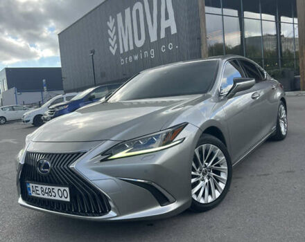 Лексус ЕС 2019 в Днепре (Днепропетровске) на Automoto.ua Серый Лексус ЕС, объемом двигателя 2.49 л и пробегом 99 тыс. км за 37200 $, фото 1 на Automoto.ua