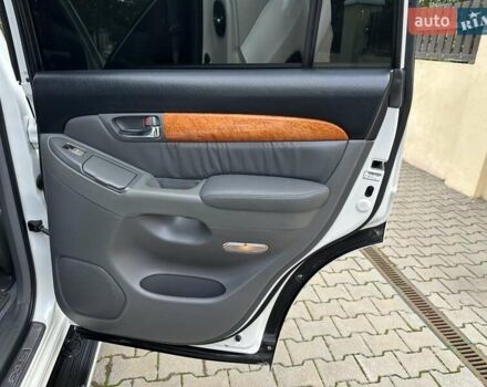 Білий Лексус ГХ, об'ємом двигуна 4.66 л та пробігом 252 тис. км за 17400 $, фото 50 на Automoto.ua