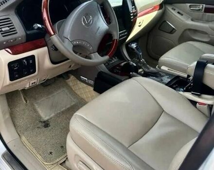 Белый Лексус ГХ, объемом двигателя 4.7 л и пробегом 220 тыс. км за 18500 $, фото 4 на Automoto.ua