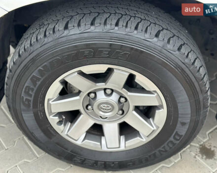 Белый Лексус ГХ, объемом двигателя 4.6 л и пробегом 249 тыс. км за 26500 $, фото 10 на Automoto.ua