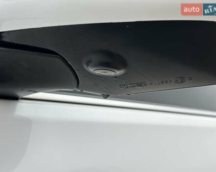 Белый Лексус ГХ, объемом двигателя 4.6 л и пробегом 249 тыс. км за 26500 $, фото 8 на Automoto.ua