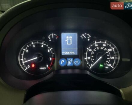 Белый Лексус ГХ, объемом двигателя 4.61 л и пробегом 206 тыс. км за 21900 $, фото 12 на Automoto.ua