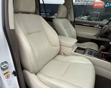 Білий Лексус ГХ, об'ємом двигуна 4.61 л та пробігом 138 тис. км за 28500 $, фото 14 на Automoto.ua