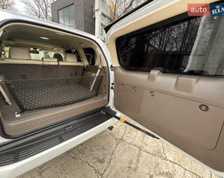 Белый Лексус ГХ, объемом двигателя 4.61 л и пробегом 152 тыс. км за 25000 $, фото 5 на Automoto.ua