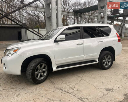 Белый Лексус ГХ, объемом двигателя 4.61 л и пробегом 152 тыс. км за 25000 $, фото 1 на Automoto.ua