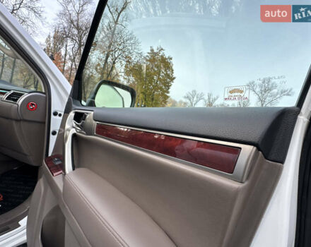 Білий Лексус ГХ, об'ємом двигуна 4.61 л та пробігом 149 тис. км за 30999 $, фото 17 на Automoto.ua