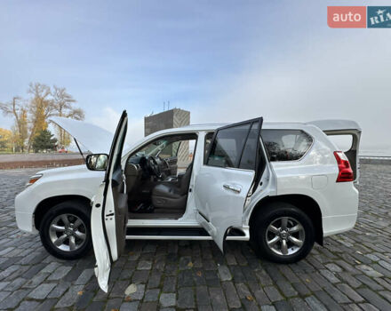 Білий Лексус ГХ, об'ємом двигуна 4.61 л та пробігом 149 тис. км за 30999 $, фото 92 на Automoto.ua